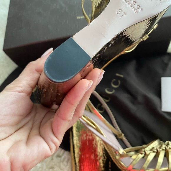 Gorgeous Gold Gucci platform wedges new - Picture 12 of 15